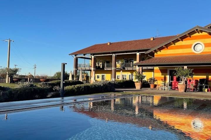 Hôtel pour 3 personnes, avec balcon et piscine, animaux acceptés à Desenzano del Garda - 2