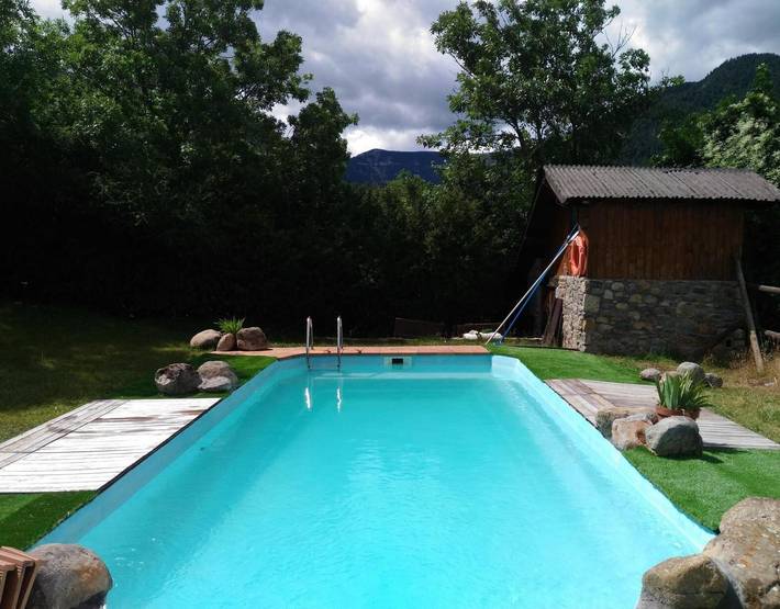 Casa de huéspuedes para 24 personas, con Jardín y Piscina para niños en Alp - 3