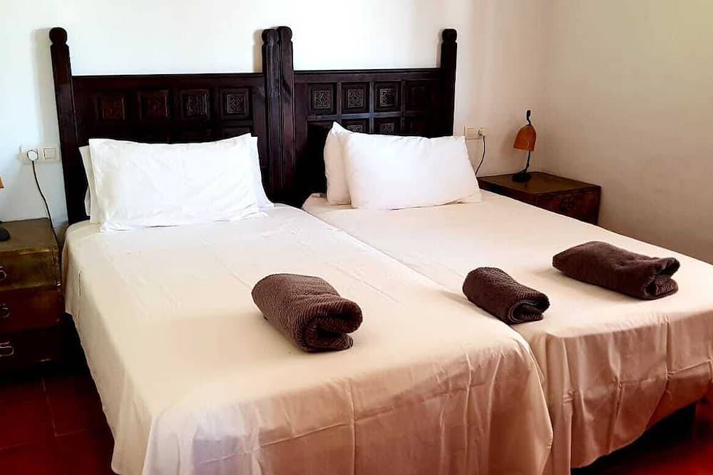 Beautiful Rustic Villa with  Private Pool overlooking Spectacular Mountain Views in Cártama, Provincia de Málaga