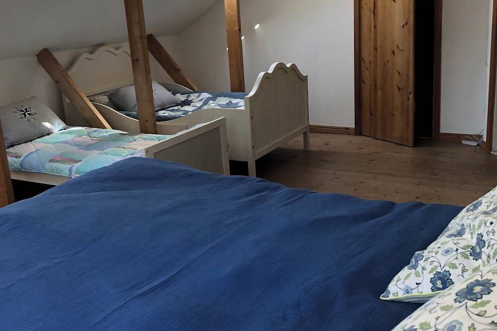 Family friendly house nestled in greenary with lake and sea as neighbor in Ingarö