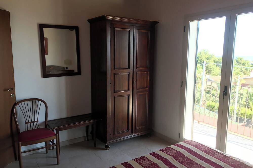 Ganze Wohnung, Lovely one-bedroom apartment with sea view on the 2nd floor - Porto Greco in Vieste, Gargano
