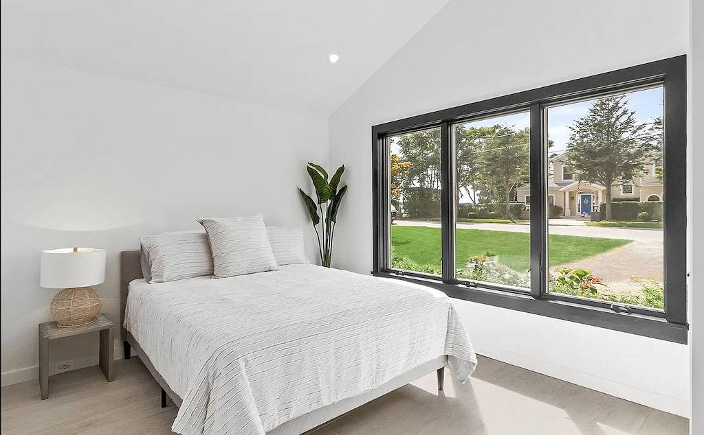 Stunning Sag Harbor Beach Cottage - Pool, Bay View in Noyack, Hamptons