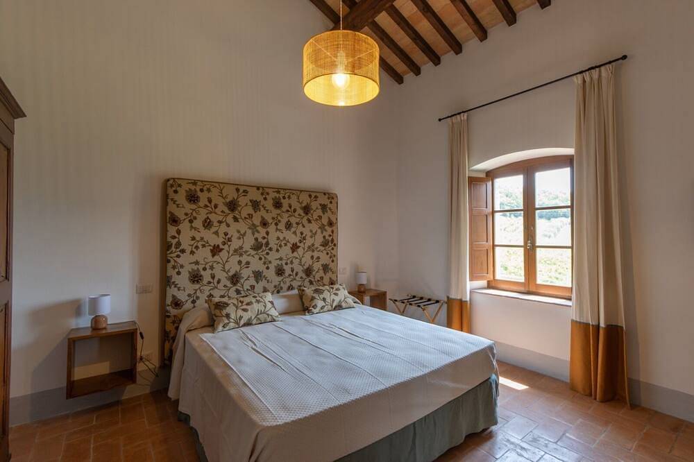 Private pool, A/C, Wifi, enchanting views, vineyards and 5mins to shops & bars in Fabro, Provincia de Perugia
