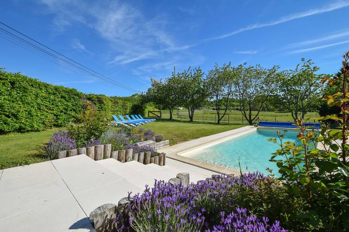 Gîte pour 6 personnes, avec piscine