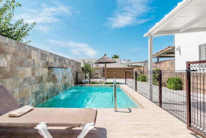 Elegante Villa Nueva Cascada con piscina, Wi-Fi y terraza (Para Familias) in Conil de la Frontera, Costa de la luz