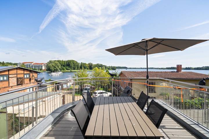 Ferienhaus für 6 Personen, mit Balkon und Terrasse sowie Sauna und Seeblick in Malchow
