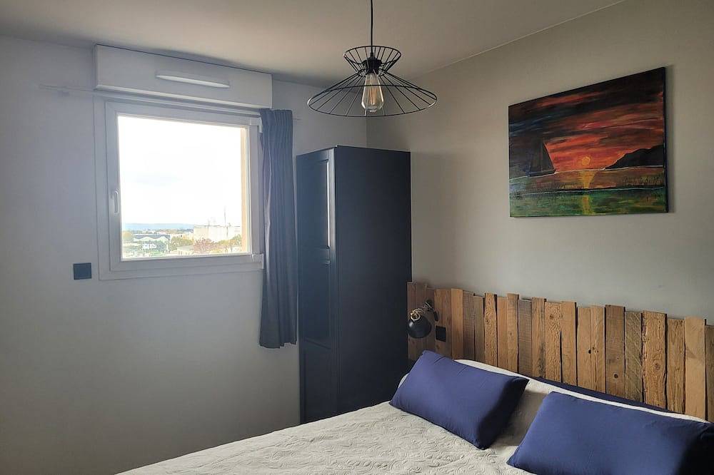Entire apartment, Magnificent apartment in the center of town in Salon-de-Provence, Aix-en-Provence region