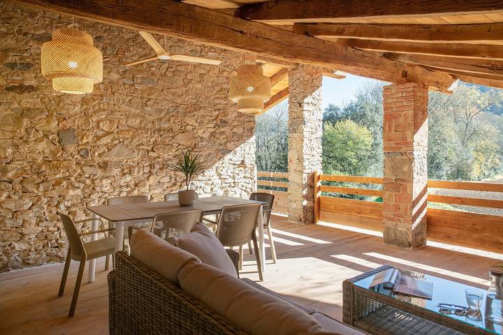 Apartamento entero, Apartamento 'Eixida' con vistas a la montaña y Wi-Fi in Montagut y Oix, Garrotxa