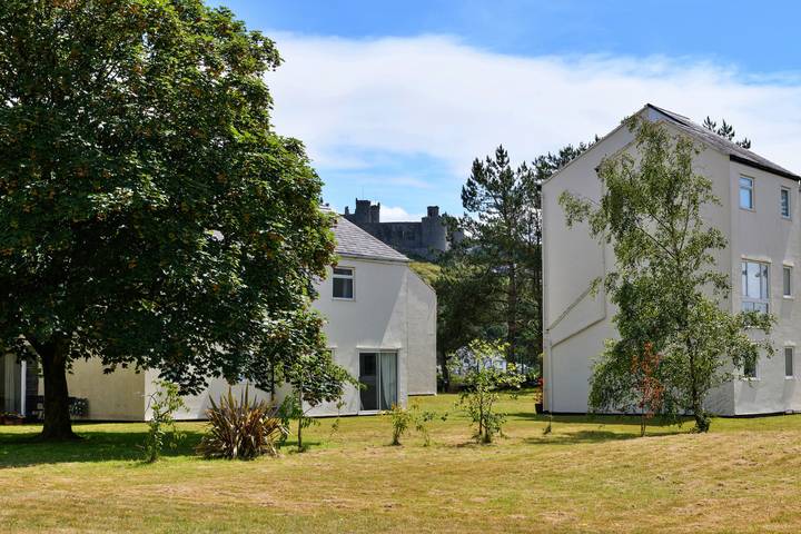 Entire apartment, Golygfa o'r Castell - Castle Views in Harlech, Snowdonia