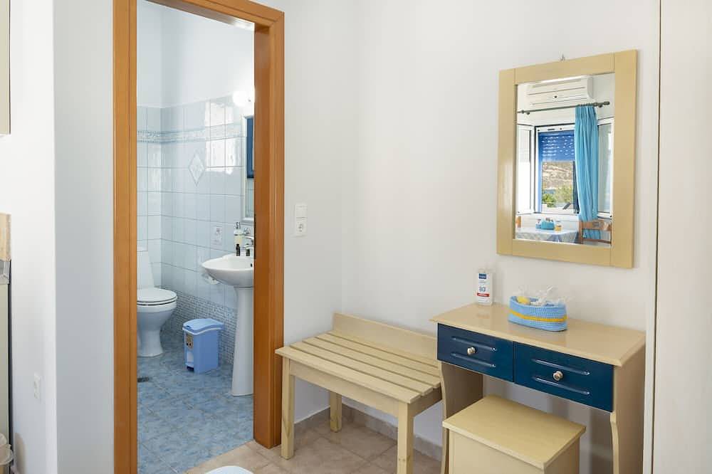 Apartamento entero, Apartamento estudio 'Studios Ninemia Serifos 5' con vistas al mar, Wi-Fi y aire acondicionado. in Livadi, Cícladas