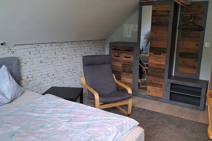 Dorfblick Guesthouse, quietly located guest rooms for vacationers and service technicians in Schönau an der Brend, Rhön-Bayern