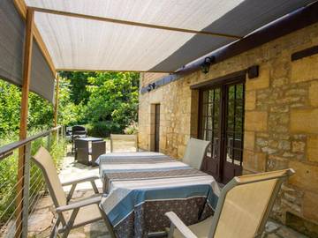 Gîte pour 2 personnes, avec piscine ainsi que jardin et terrasse à Saint-Pompont