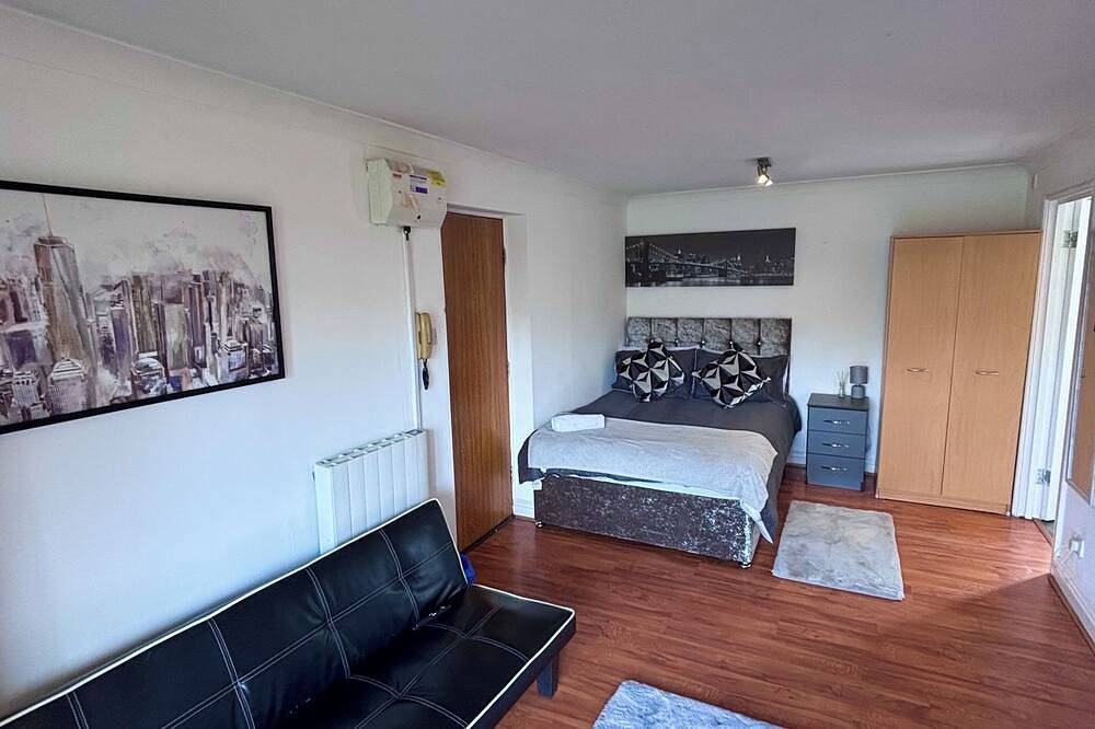 Entire apartment, Lake View Luxury Apartments in Nottingham, East Midlands