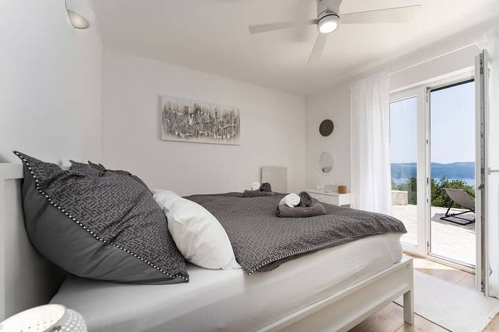 Ganze Wohnung, Ferienwohnung mit traumhaftem Meerblick und Blick auf die Insel Cres in Labin, Ostküste Istrien