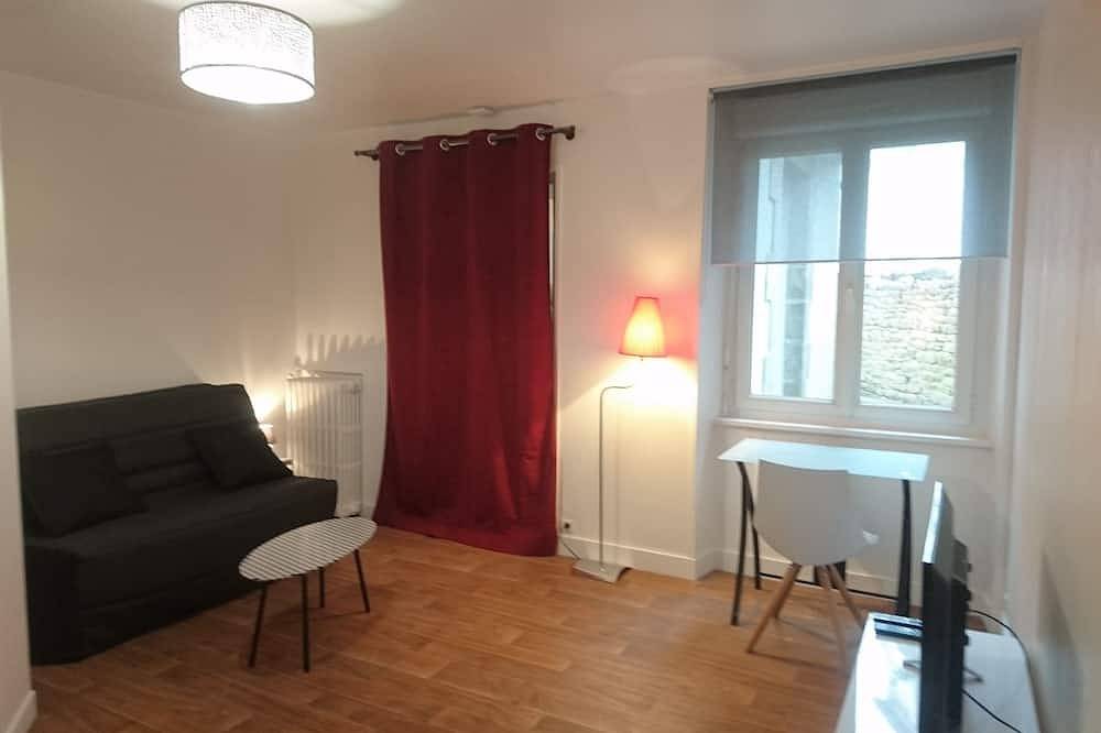 Appartement entier, Agréable studio tout confort avec cour privative in Lorient, Côte des Mégalithes
