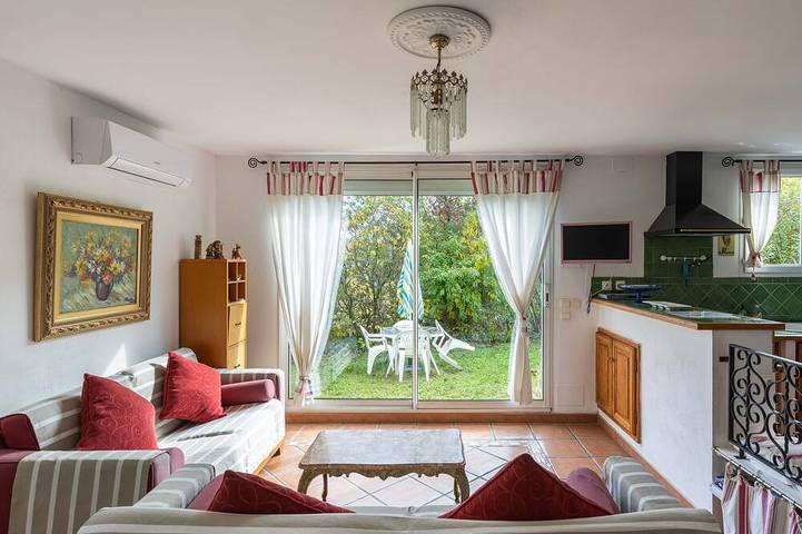 Appartement de vacances pour 4 personnes, avec terrasse et jardin