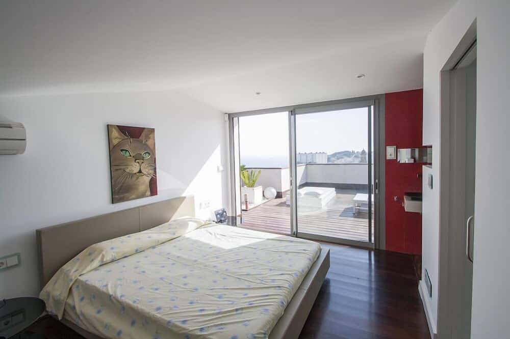 Spectacular villa with wonderful panoramic views of the sea. in Canet de Mar, Costa del Maresme
