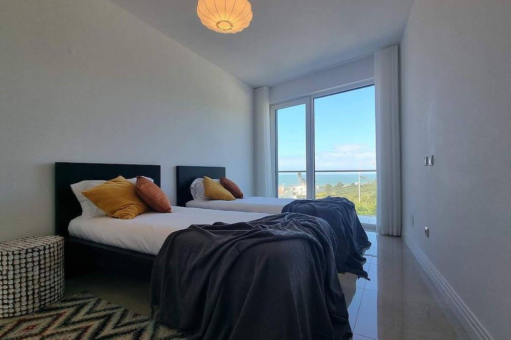Apartment Oceans Window in Praia dos Pescadores (Ericeira), Ericeira