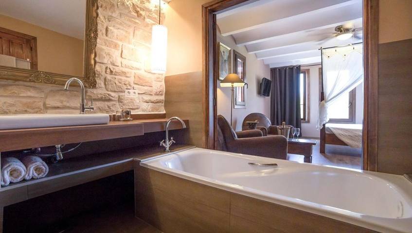 Casa rural para 2 personas, con jacuzzi y terraza además de piscina y jardín en Marina Baja - 3