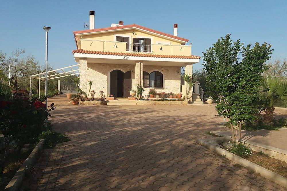 Villa Di Campagna 3 Km Du Centre Ville in Corato, Parc national d'Alta Murgia