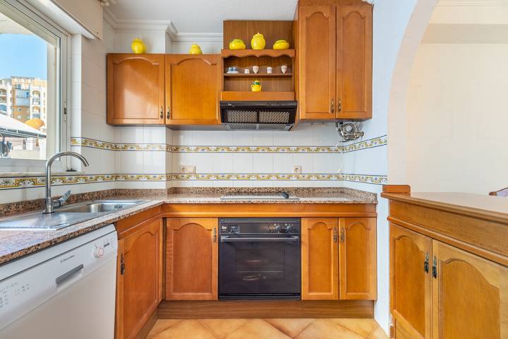 Apartamento entero, Apartamento vacacional 'Mar Báltico' cerca de la playa con vistas al mar in Torrevieja Centro, Torrevieja