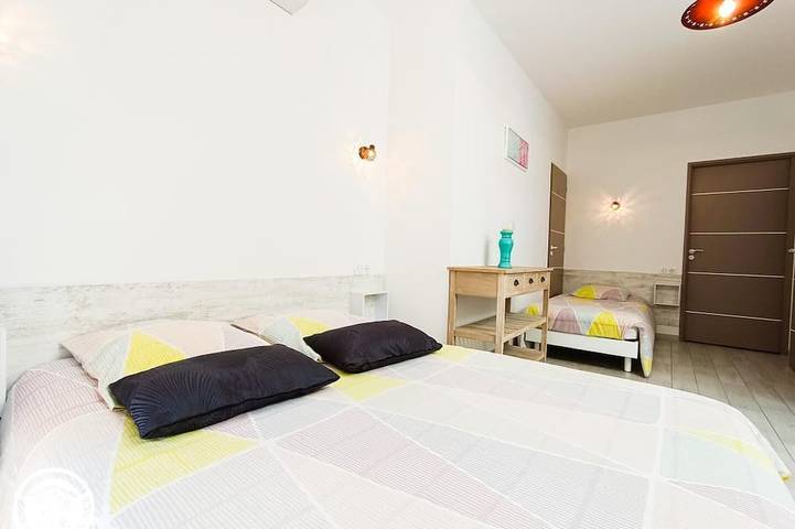 Location de vacances pour 8 personnes, avec jardin à Prudhomat - 2