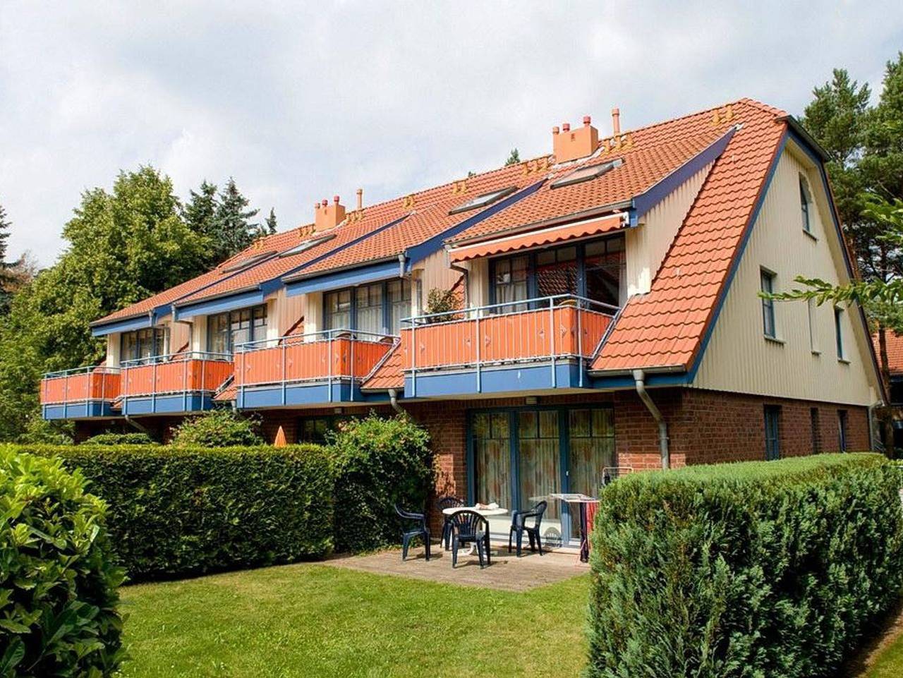 Ganze Ferienwohnung, Feriendorf Papillon - Familienfreundliche Maisonette-Ferienwohnung mit Balkon - nur 250 m zum Strand! in Boltenhagen, Nordwestmecklenburg (Wismar und Umgebung)