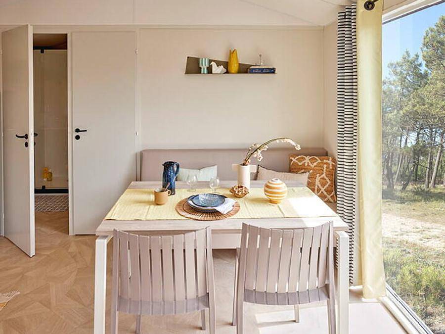 Camping Domaine de Ker Ys - Mobilheim 6 personen - Comfort | 2 Zi. | 4/6 Pers. | Einfache Terrasse | Klimaanlage in Iroise