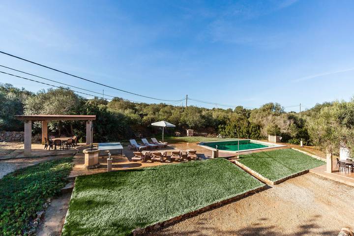 Finca für 8 Personen, mit Balkon und Whirlpool sowie Garten in Ses Salines