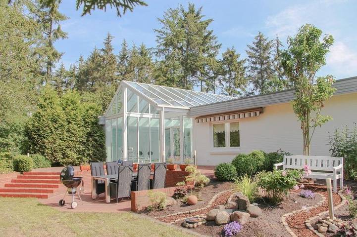 Ferienhaus für 6 Personen, mit Garten und Sauna sowie Pool und Terrasse, mit Haustier - 1