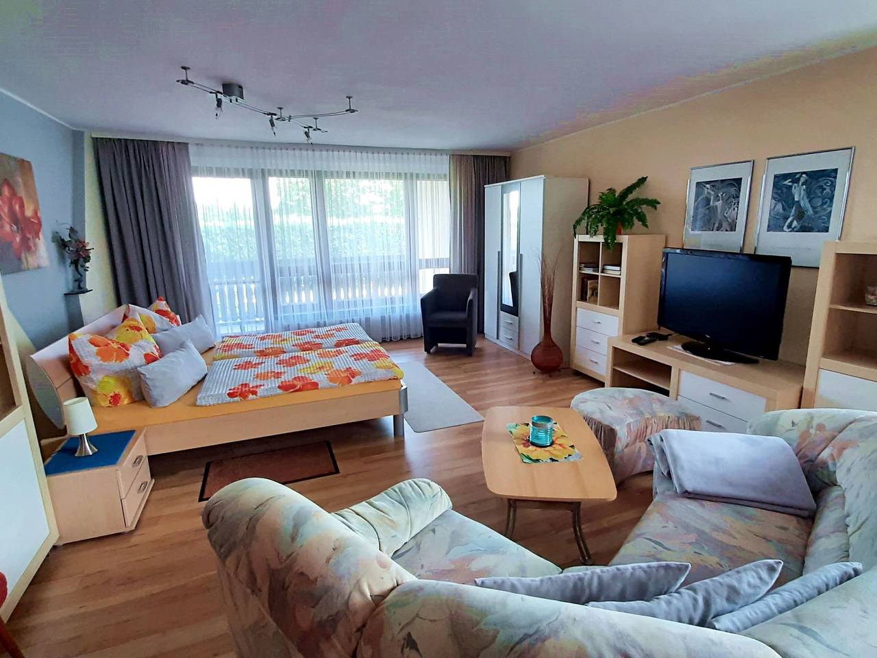 Ganze Wohnung, Gemütliche 1-Zimmer-Wohnung mit Terrasse, 1,5 km vom Strand und Flusszugang entfernt in Malschwitz, Oberlausitz-Niederschlesien