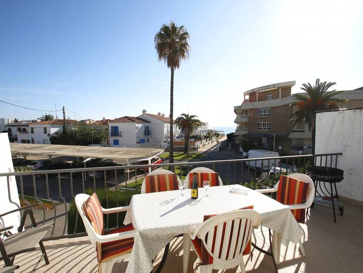 Apartamento para 6 personas, con terraza, Se admiten mascotas en Parque de Montroig