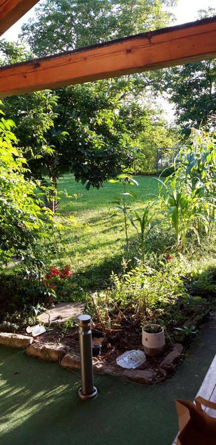 Gîte pour 2 personnes, avec jardin et vue dans Bertrambois