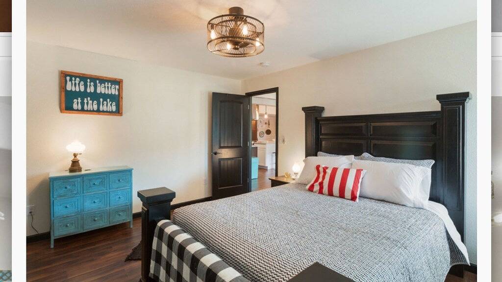 Lakefront duplex property, nicely finished. 2 bedroom and queen size hide-a-bed. in Teller County