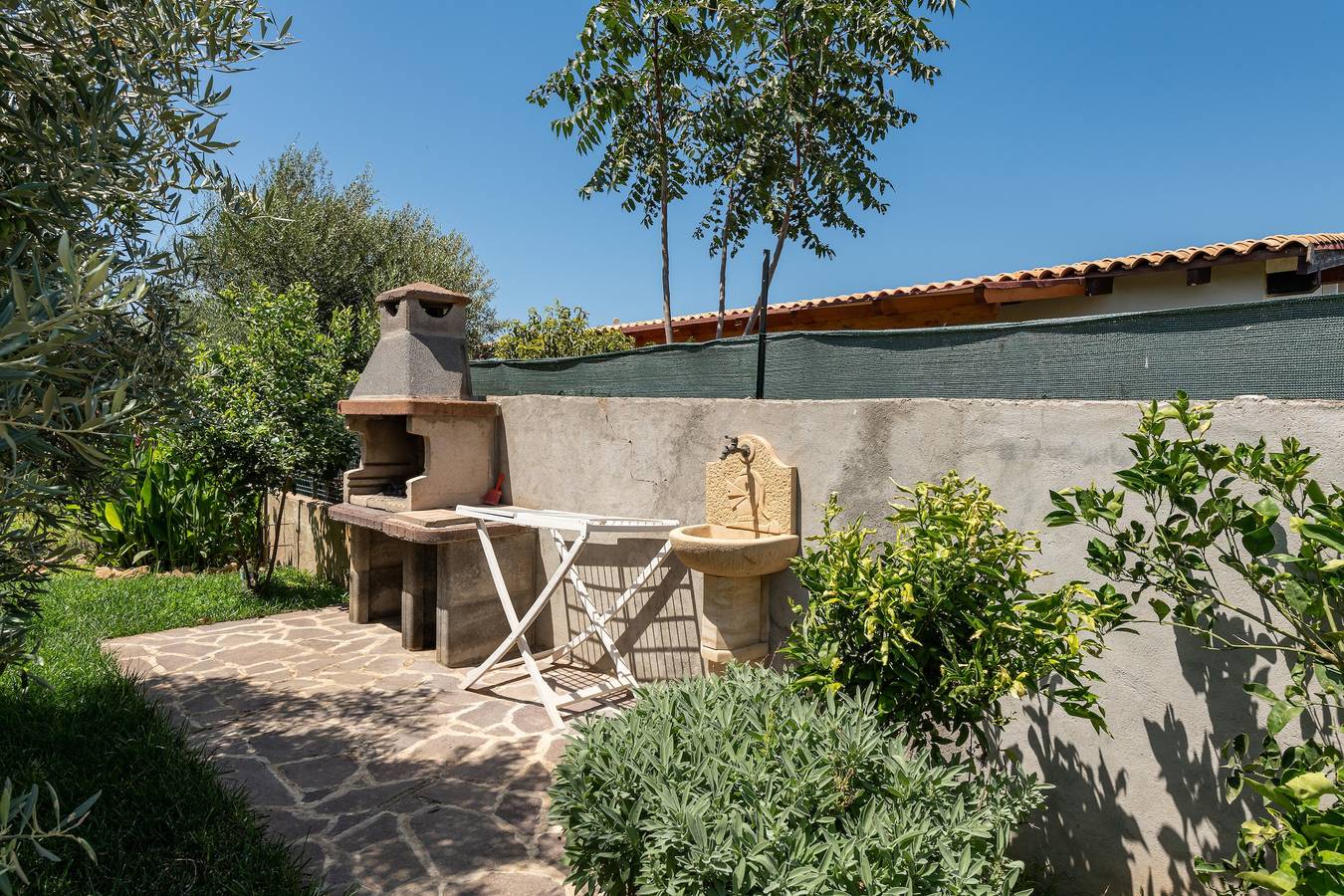 Casa vacacional en zona tranquila con Wifi, jardín y terraza; plazas de aparcamiento disponibles in Porto Pino, Provincia de Carbonia-Iglesias