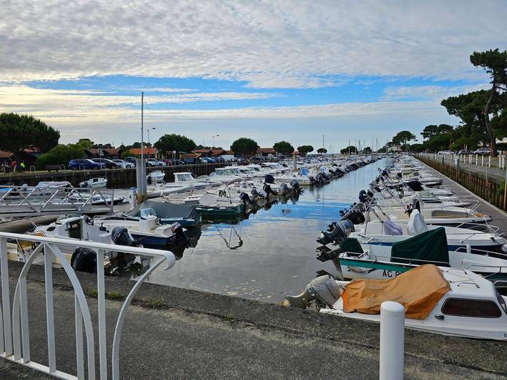 Gîte pour 5 personnes, avec vue ainsi que terrasse et piscine, animaux acceptés dans Port de la Hume - 2