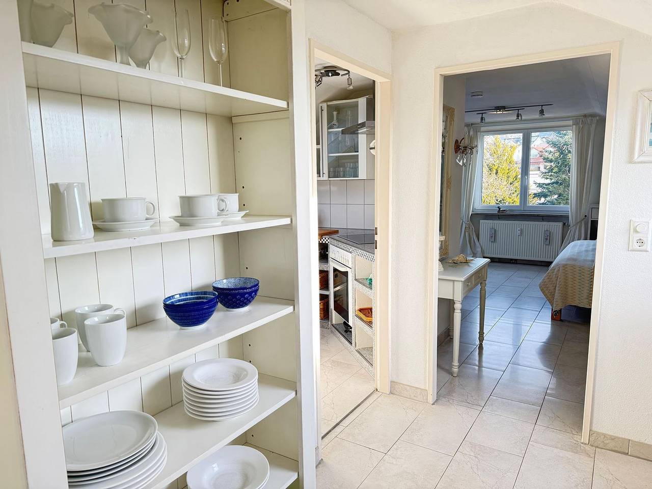 Ganze Wohnung, Studio Finkenweg: Stilvoll wohnen, 900 m zum Strand, Gartenblick & Wlan in Meersburg, Region Bodensee-Oberschwaben