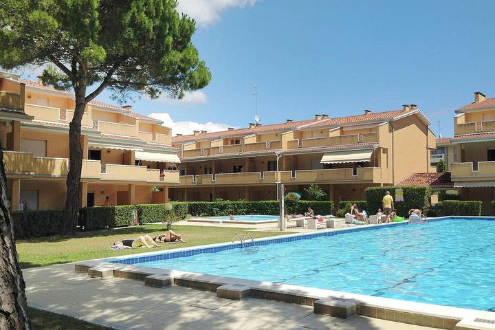 Ferienpark für 6 Personen, mit Pool und Garten sowie Terrasse und Kinderpool, mit Haustier in Bibione - 4