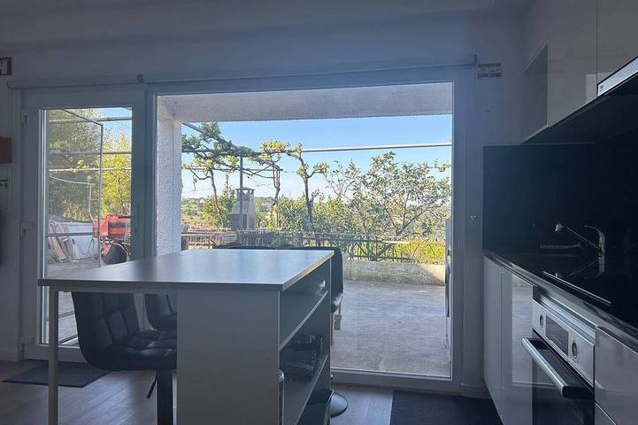 Apartamento T2 com Terraço in Santo António dos Olivais, District de Coimbra