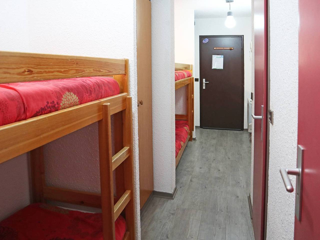 Apartamento entero, Estudio para 6 pers, acceso directo a las pistas, confortable con ascensor in Les Orres, Parque Nacional de los Ecrins