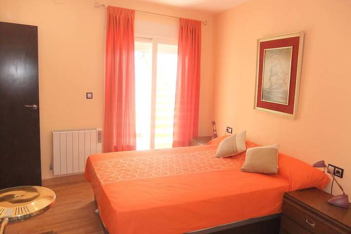 Villa pour 8 personnes, avec balcon et jardin, animaux acceptés à Alicante - 2