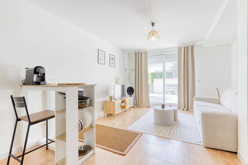 Apartamento entero, Cocon Urbain à deux pas de la défense - Terrace in Nanterre, Altos del Sena