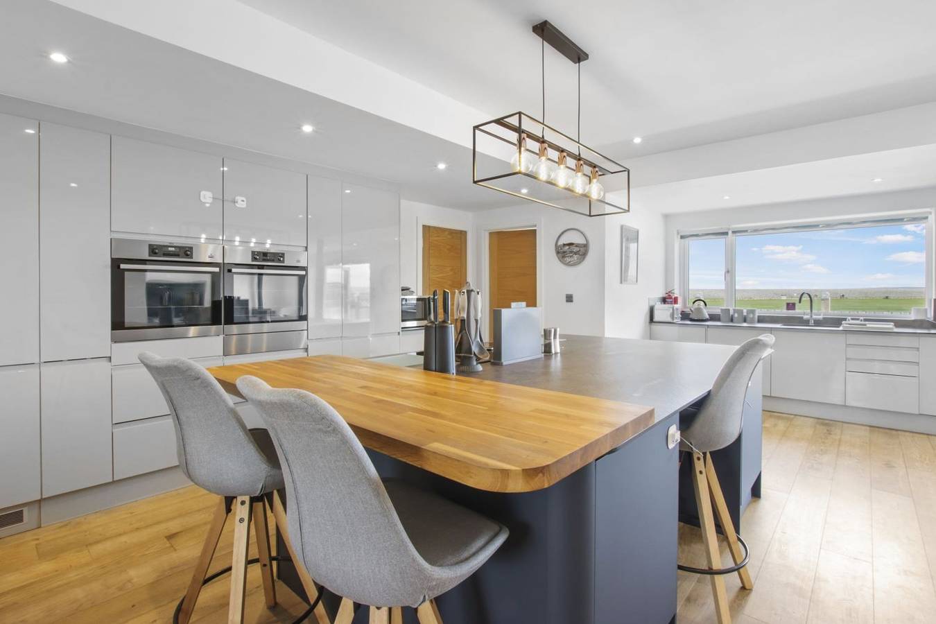 Luxury 4 bed beachside home with coastal views in Westward Ho, Hartland Devon Heritage Coast