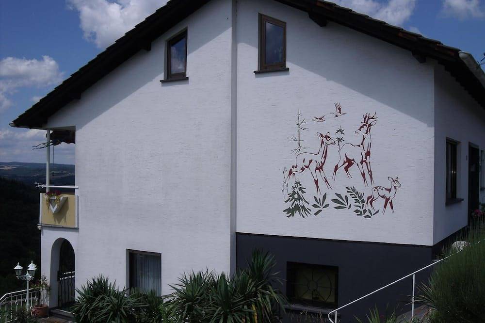 Ganze Wohnung, Ferienwohnung Am Waldrand in Brohl-Lützing, Osteifel