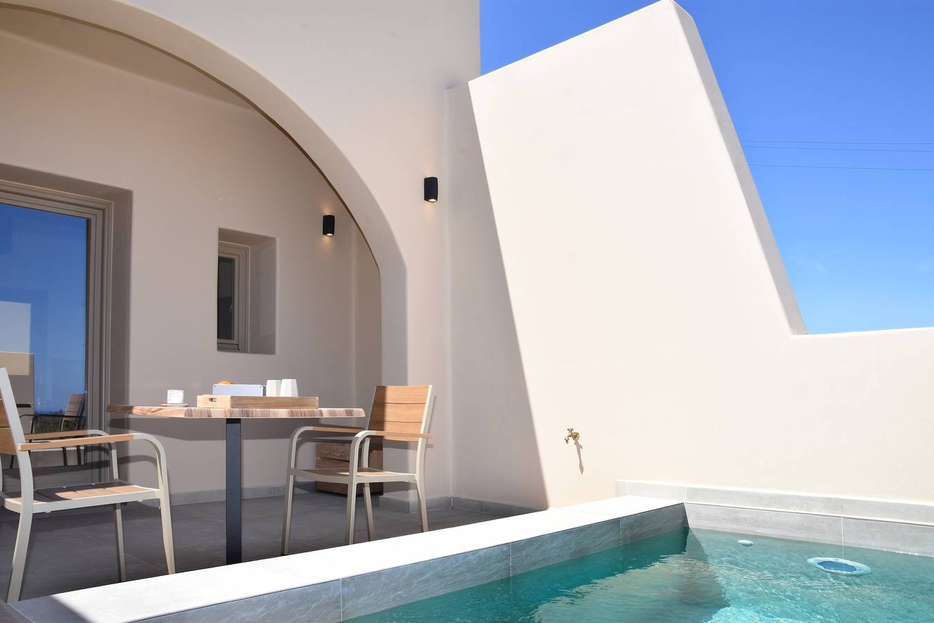 Santorini - Villa - Sleeps 2 - Pool - Parking, foto 7