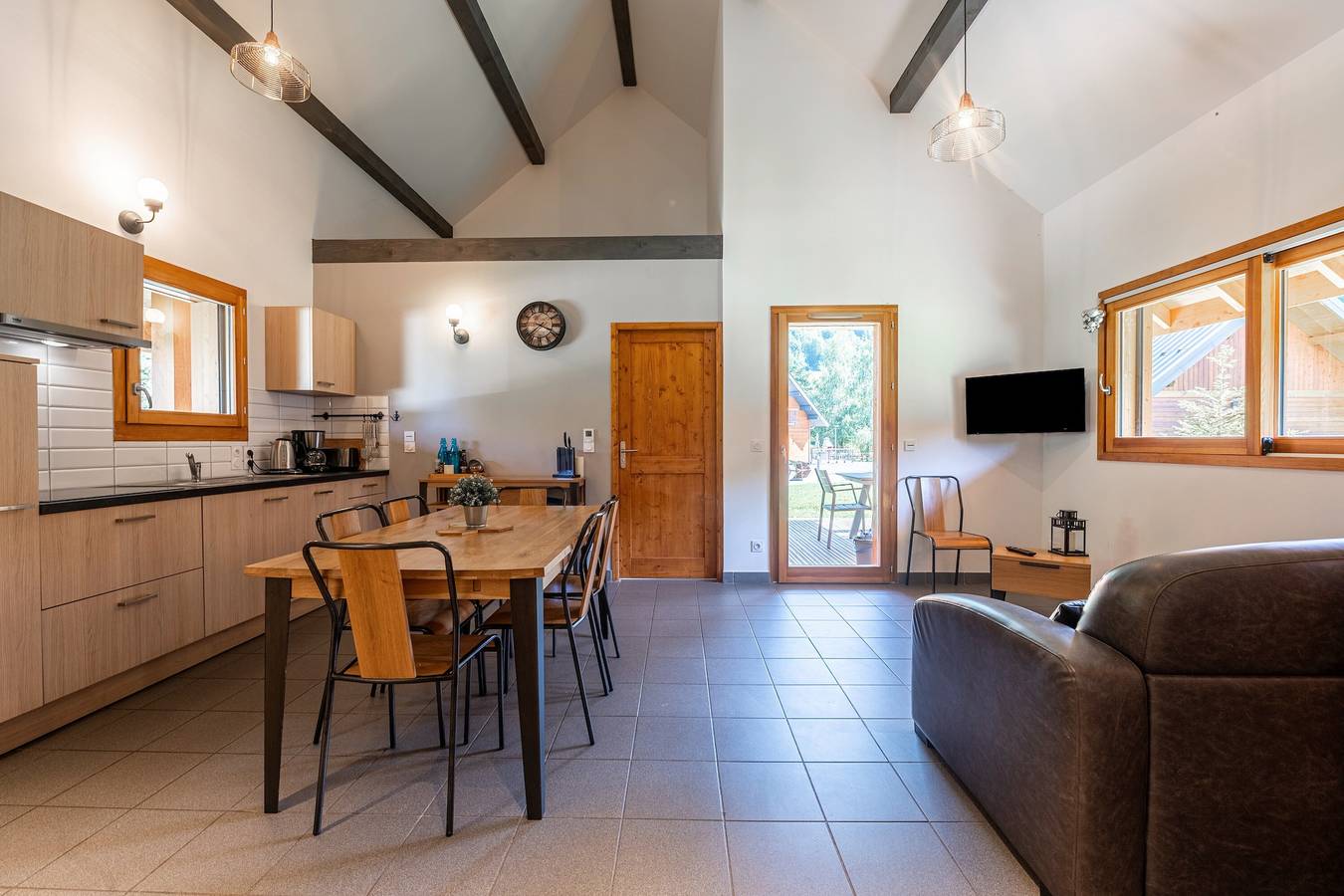 Chalet 'Arclosan - Val De Tamié' avec vue sur la montagne, terrasse privée et Wi-Fi in Seythenex, Parc naturel régional du Massif des Bauges