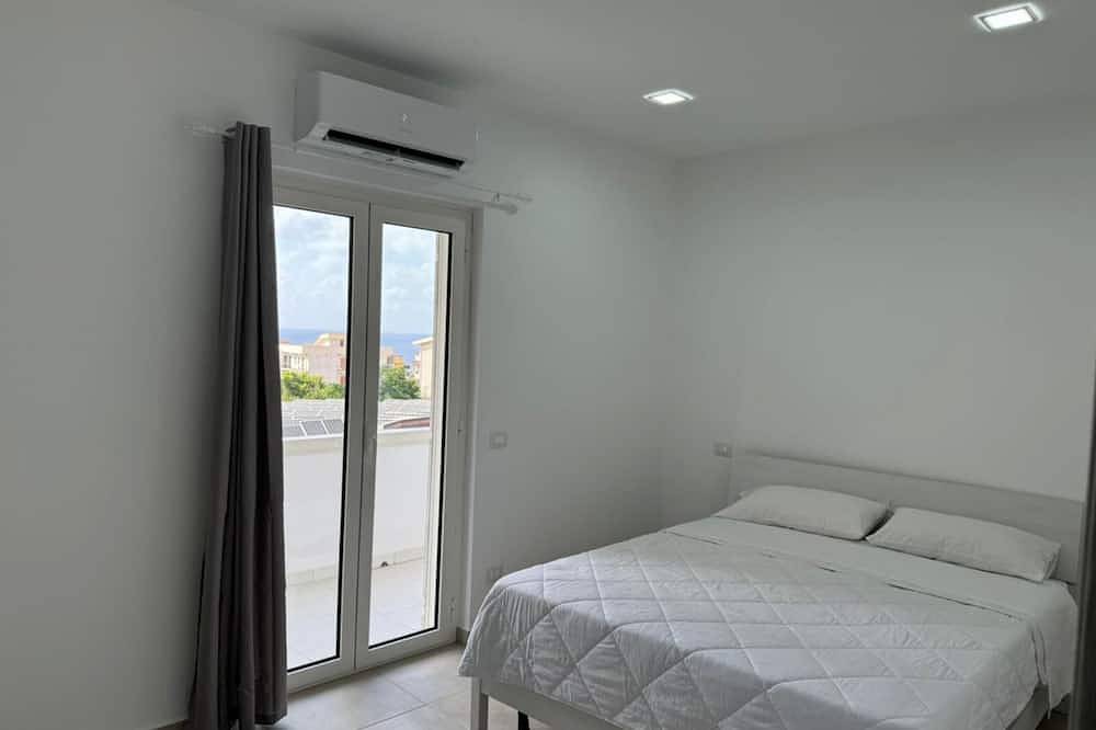 Entire apartment, Holidays Apartments \"Giulia\" in Tropea, Vibo Valentia Province