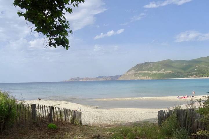 Location de vacances pour 10 personnes, avec jardin et terrasse à Occhiatana