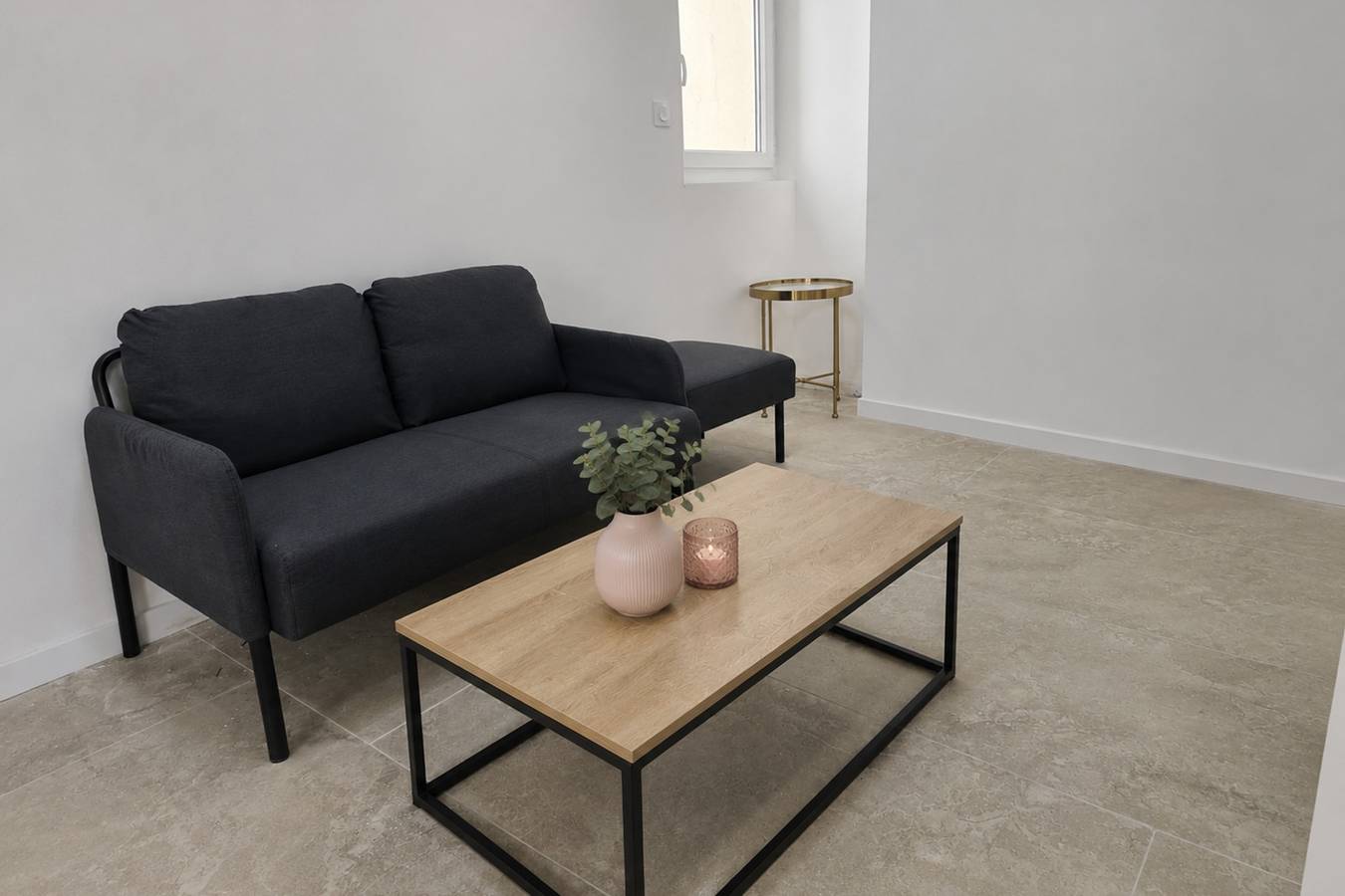 Estudio entero, Apartment in Nîmes city centre in Nimes, Region de Nimes