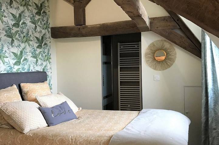 Vacation rental for 2 people, with terrace and yard in Dinan